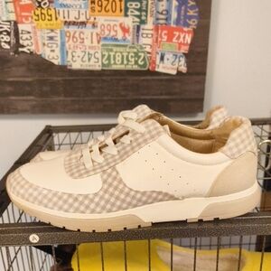 Life Stride Beige and Cream Checkered Sneakers